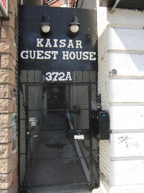 Kaisar Guest House 2*, Toronto Canada