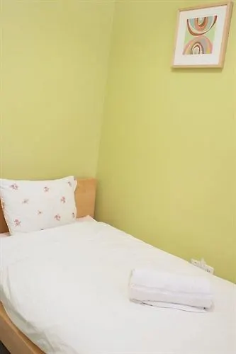 Kaisar Guest House Toronto