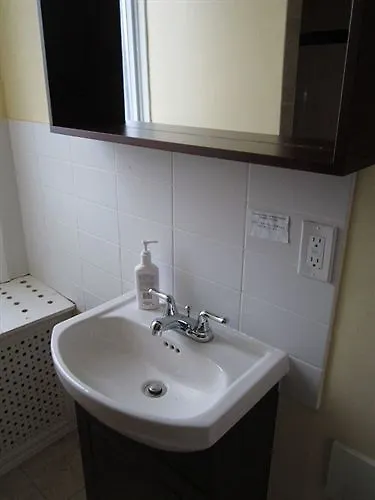 Kaisar Guest House Toronto