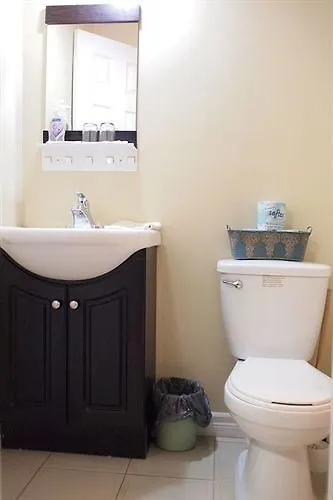 Kaisar Guest House Toronto